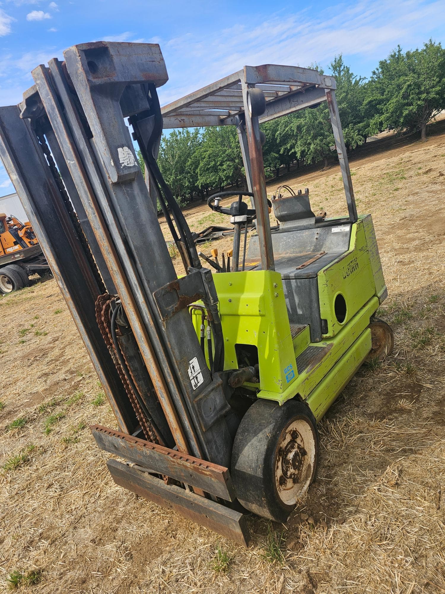 forklift-f2c6bc