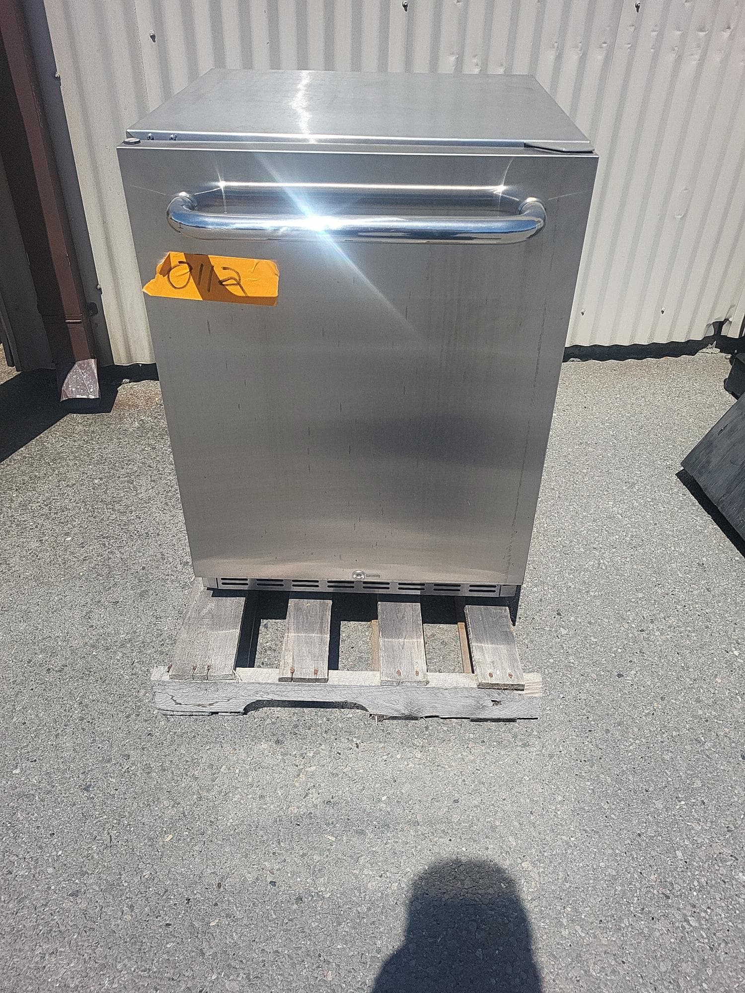mini-fridge-8d6bc6