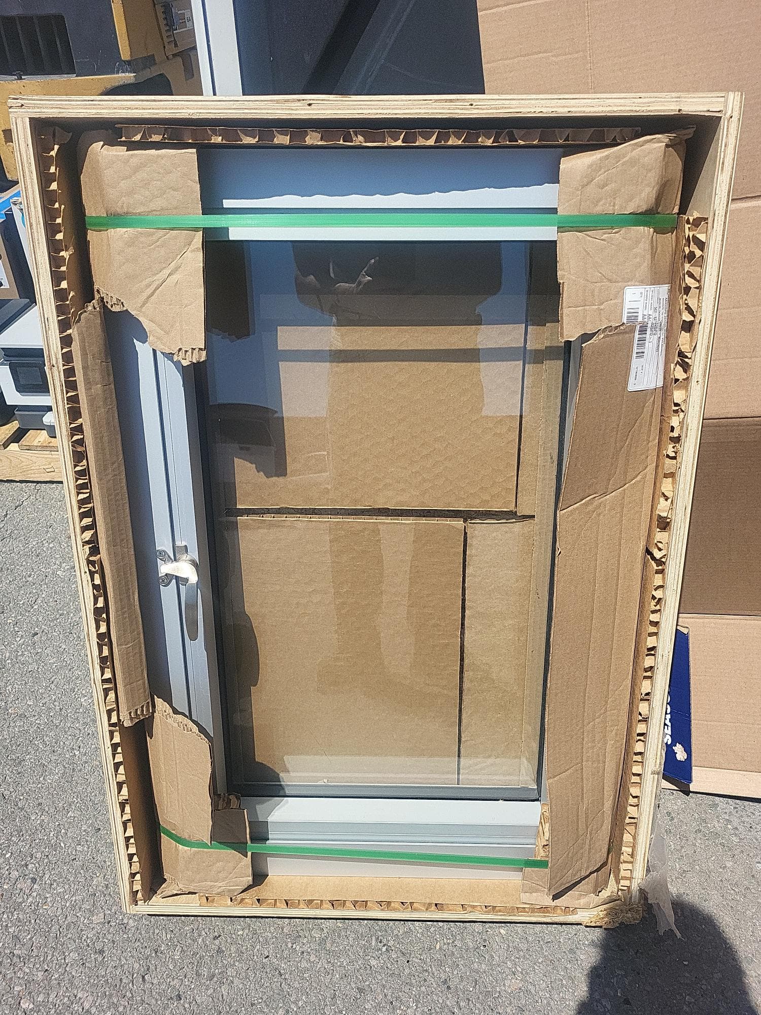 aluminum-window-unused-movvzerw