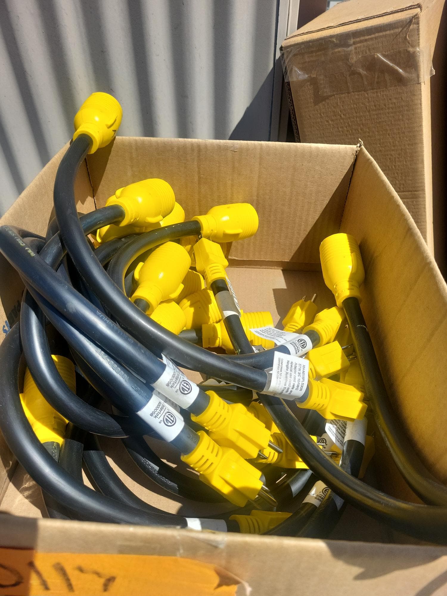 14-electric-adaptors-movvzuw1