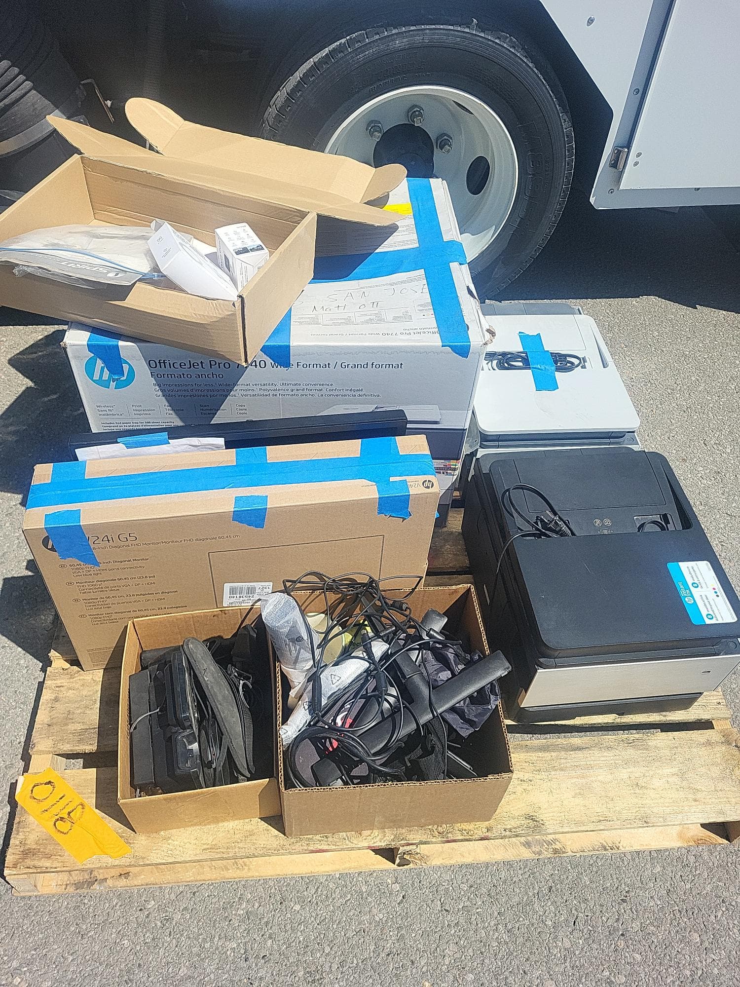 assorted-electronics-movw08vf