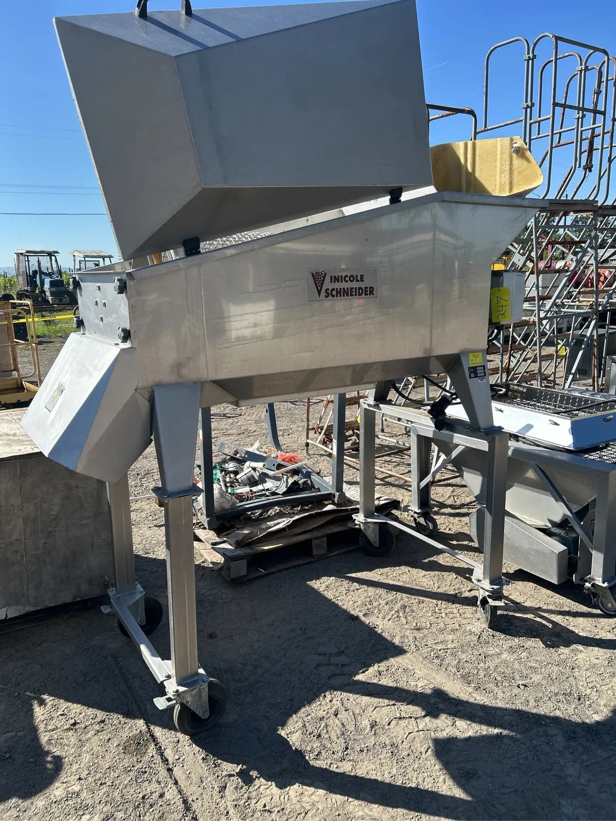 vinicole-schneider-winery-equipment-5804e5