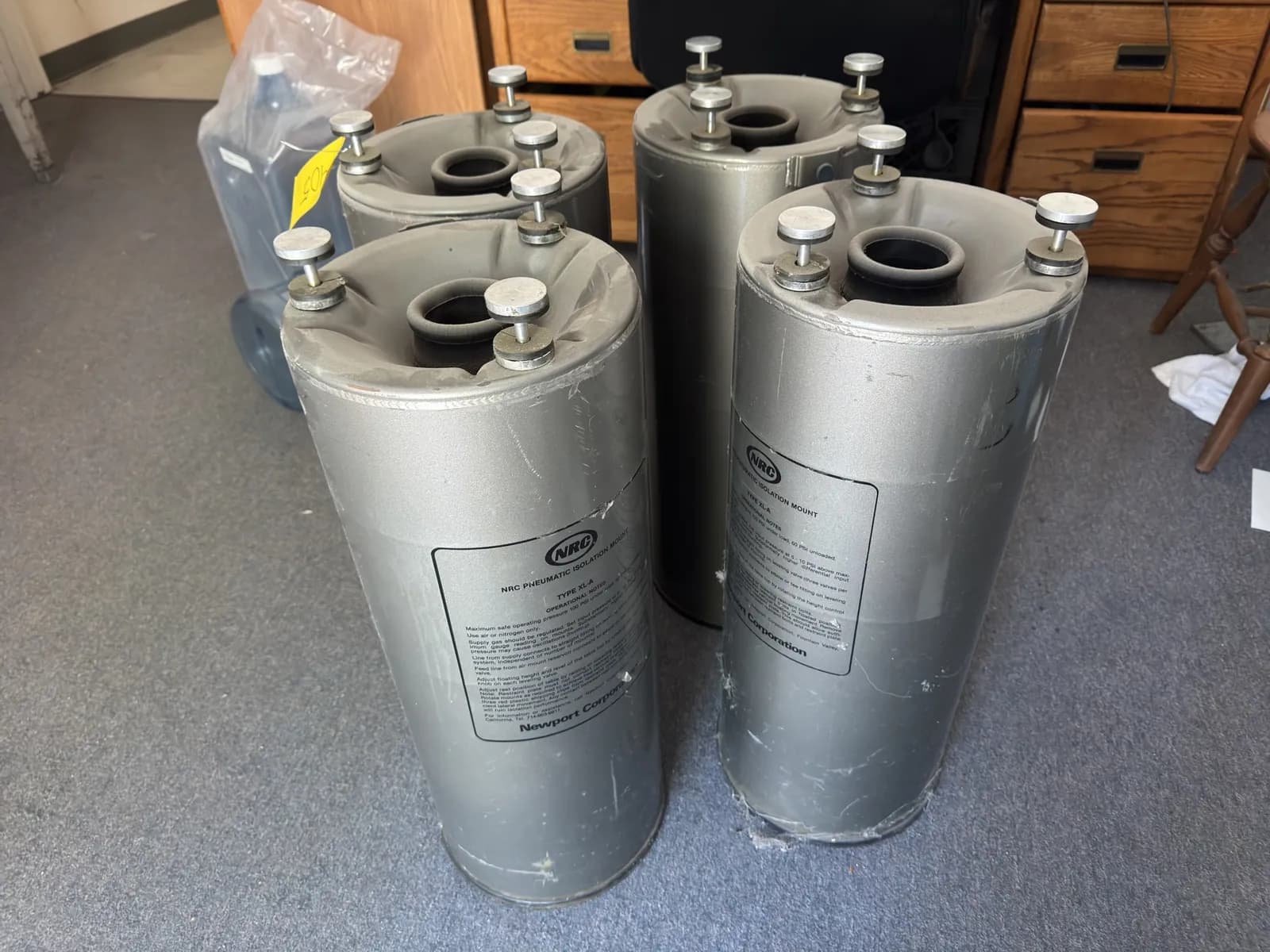 4-newport-nrc-28-pneumatic-isolation-mounts-d068d5