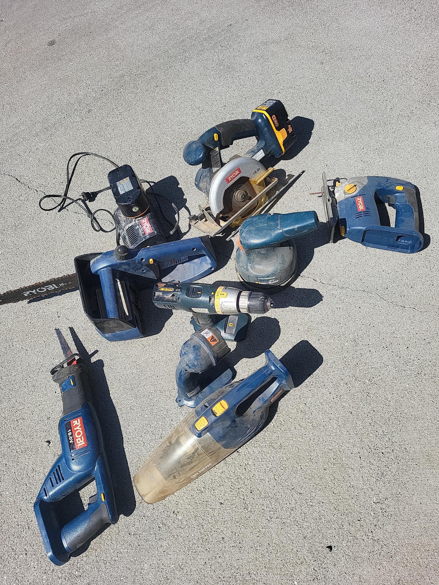 assorted-cordless-tools-movt2m5f