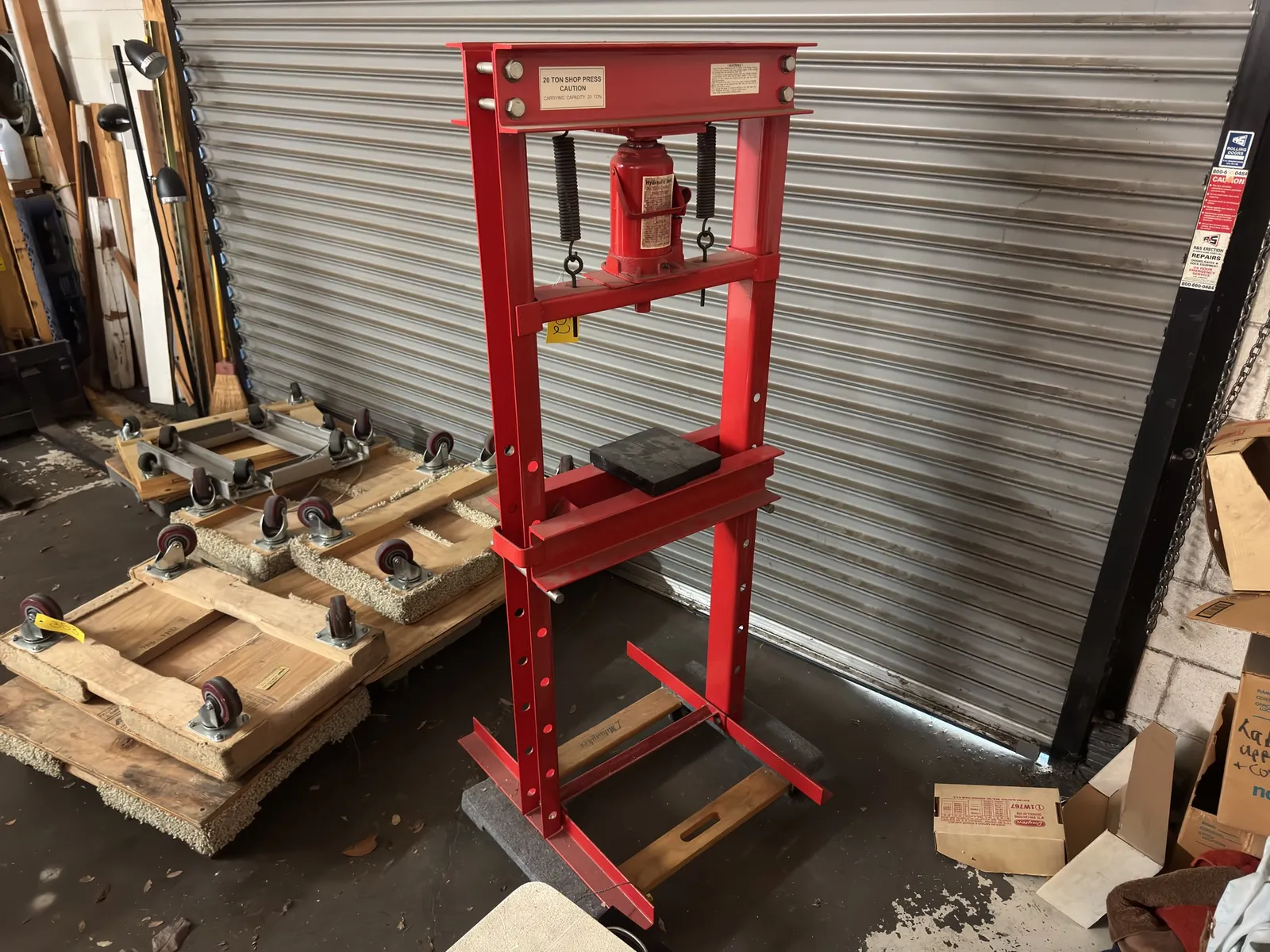 standing-20-ton-hydraulic-press-0889b8