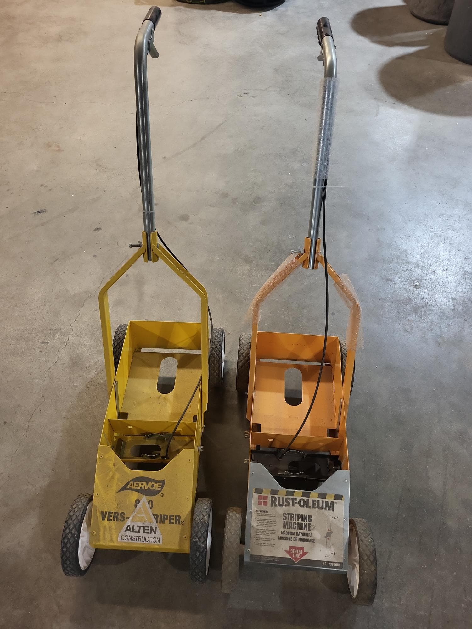 2-stripping-carts-unused-movwf56l