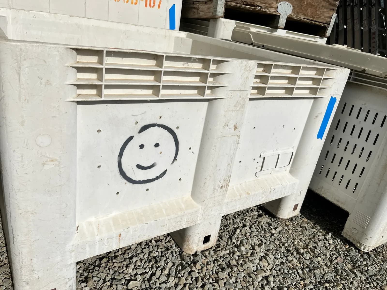 macro-bin-damaged-232ca3