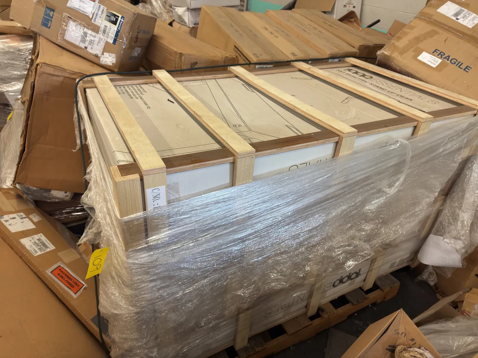 contents-of-pallet-4-toppessentials-sky-electric-stand-up-desk-tops-69d591
