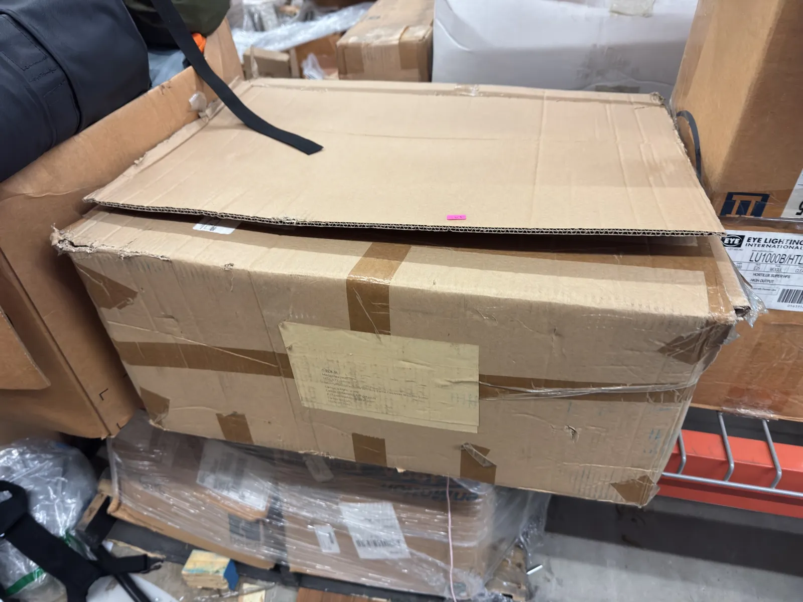 contents-of-box-mini-whiskey-barrel-stands-77019f
