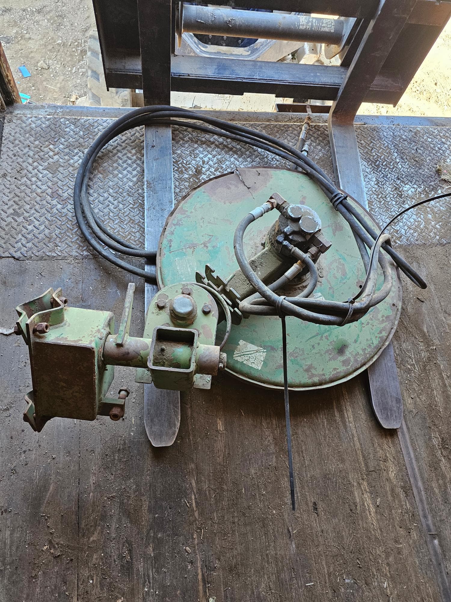 brush-cutter-084fe5