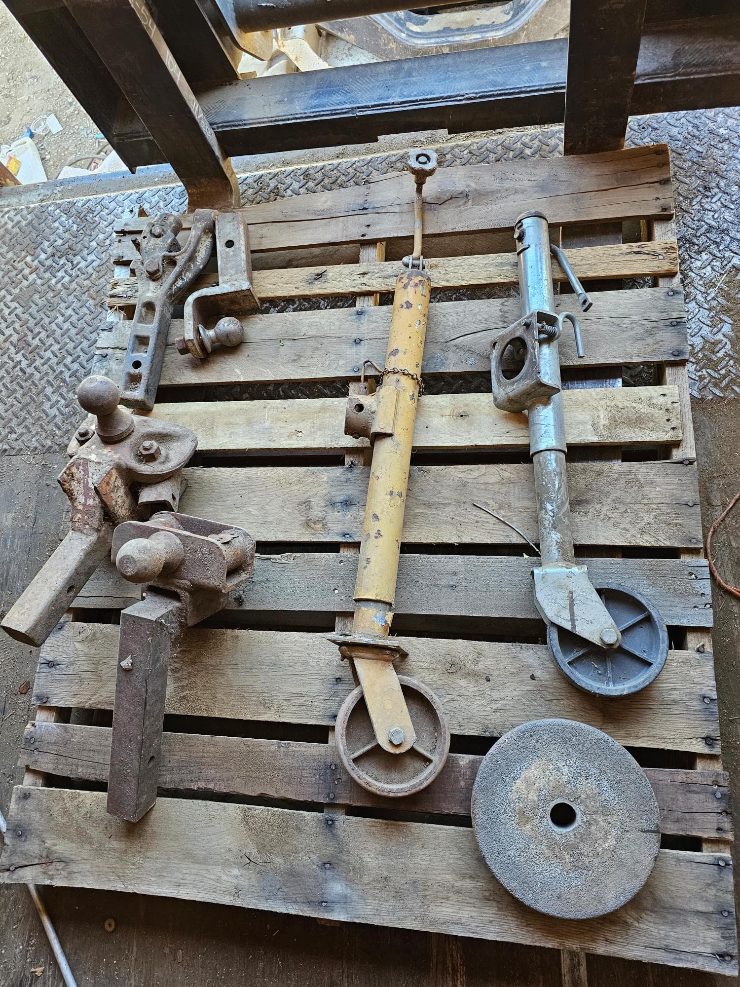 miscellaneous-hitches-mrwqe6qo