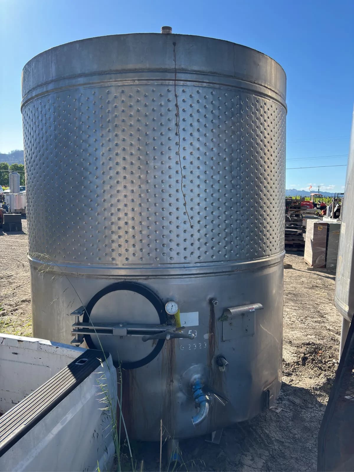 stainless-wine-tank-9f336e