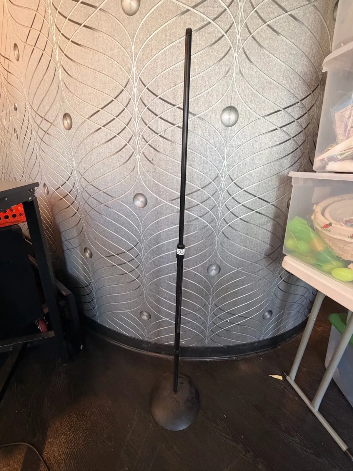 mic-stand-floor-adjustable-round-base-universal-all-black-0338-1779142759912-mpbrnvfs