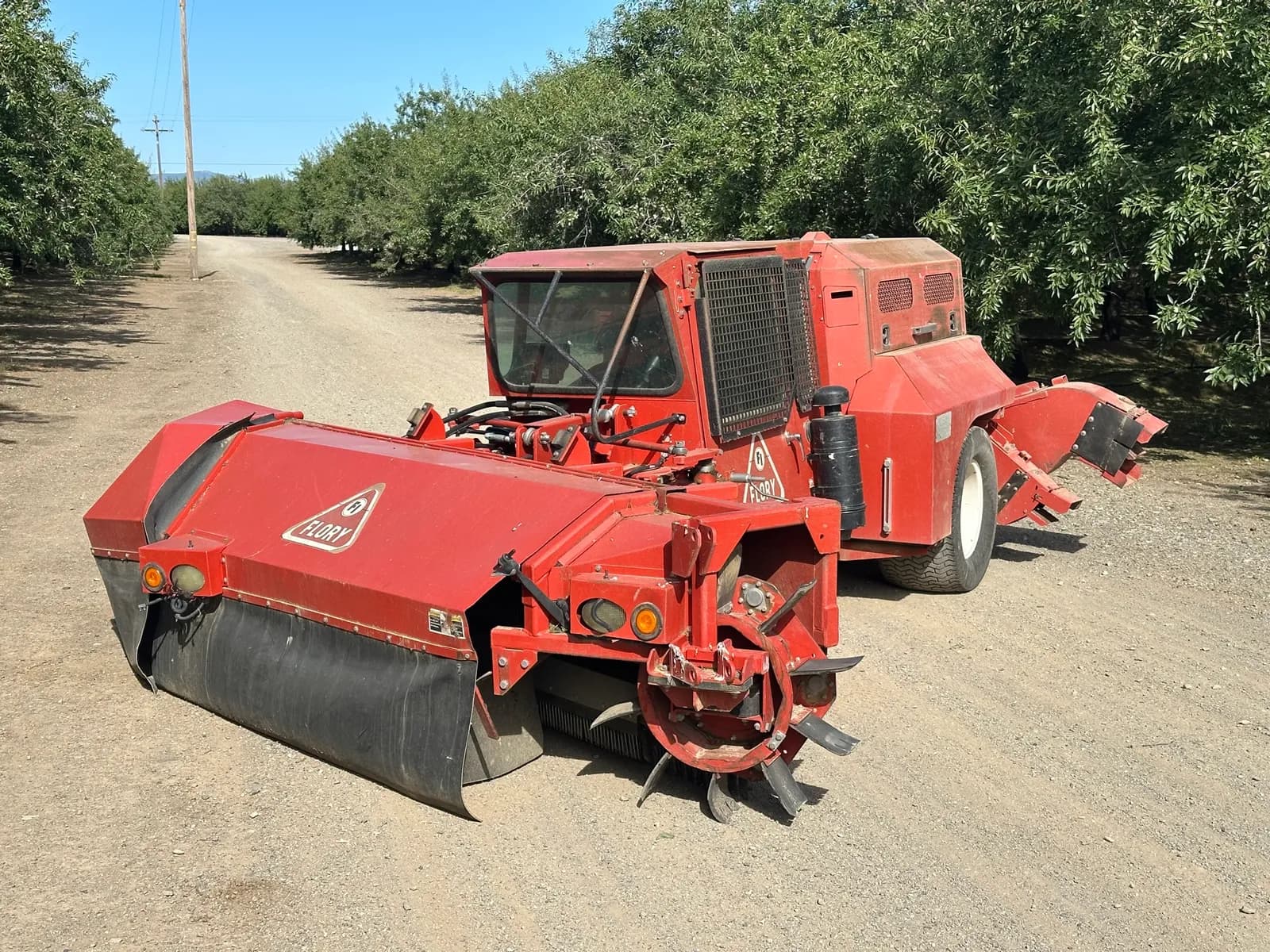 2019-flory-swp-7679-air-cab-nut-sweeper-mpq14unj