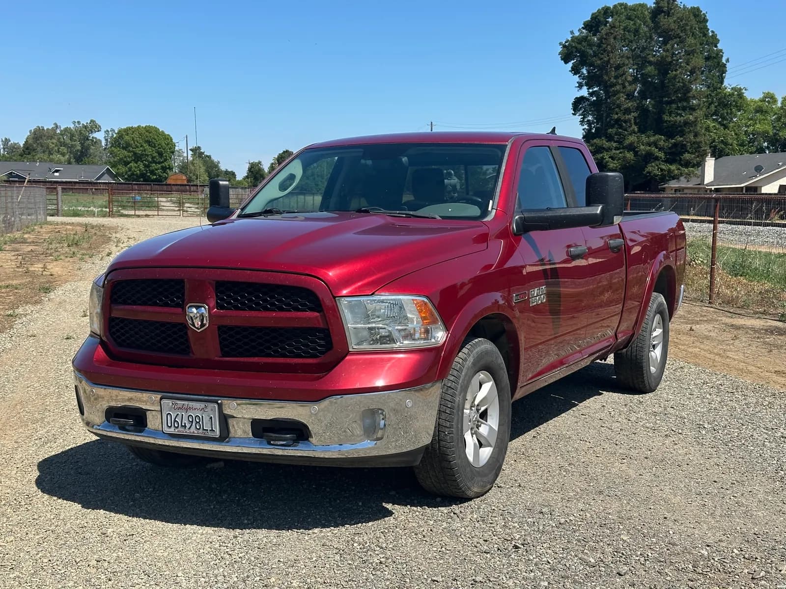 2015-dodge-ram-1500-4x4-extended-cab-diesel-pickup-with-bed-mounted-fuel-tank-and-tool-box-mppy3h26
