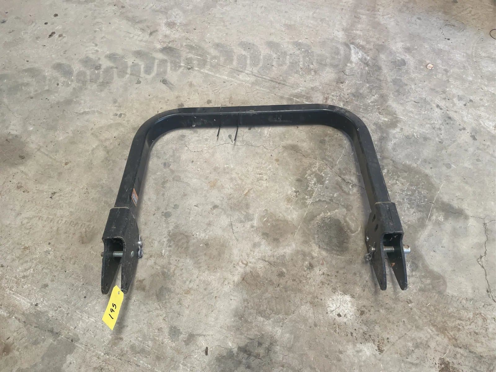 utility-vehicle-attachment-bar-mppyrqrh