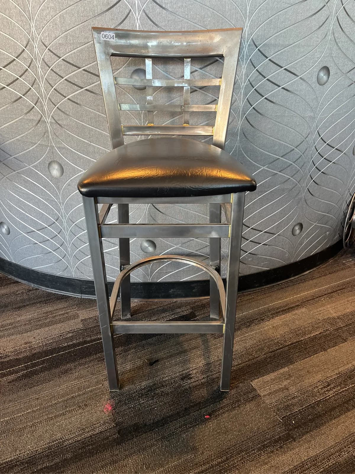 modern-metal-bar-stool-with-black-leather-seat-4043d1