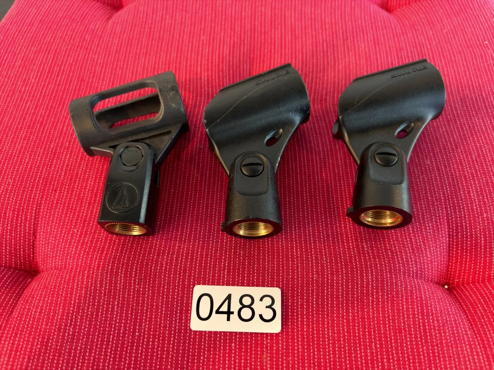 3-mic-clips-mpr6nb2j