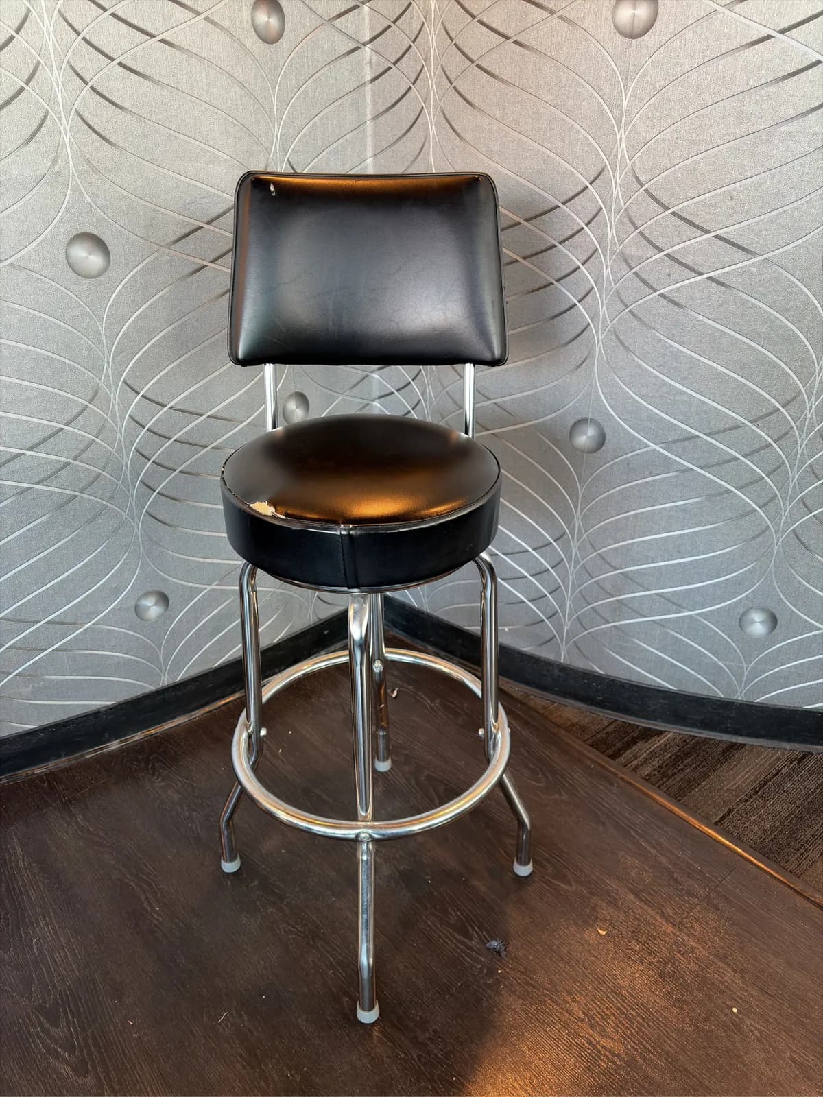 black-leather-bar-stool-0b33b0