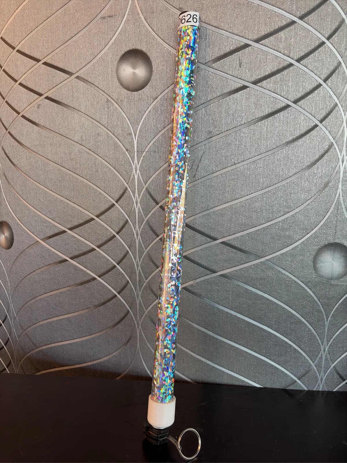 handheld-confetti-cannon-silver-mylar-cedce2