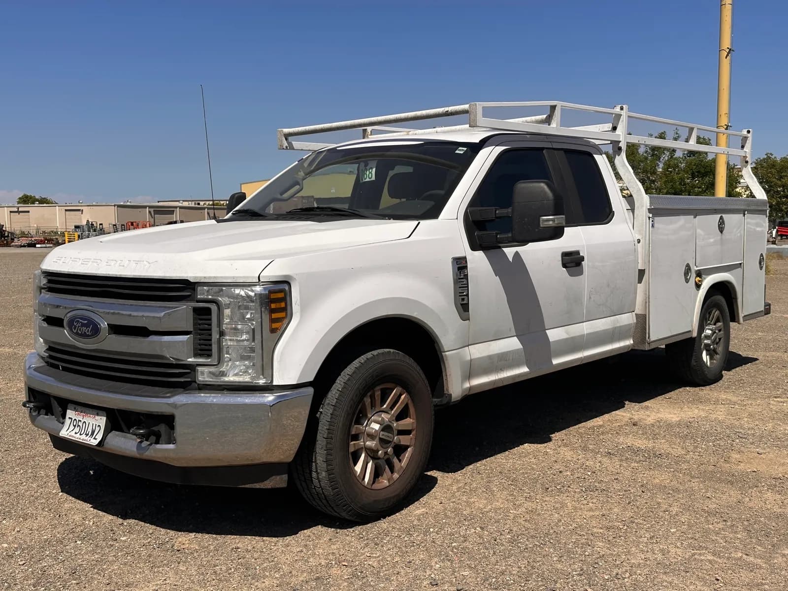 2018-ford-f-250-stx-utility-truck-mpvs2c7i