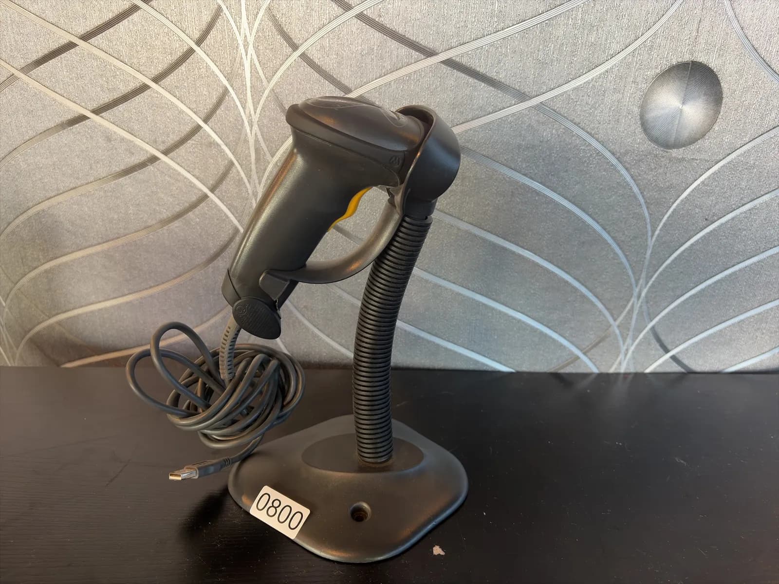 handheld-barcode-scanner-with-stand-and-usb-cable-4ac41e