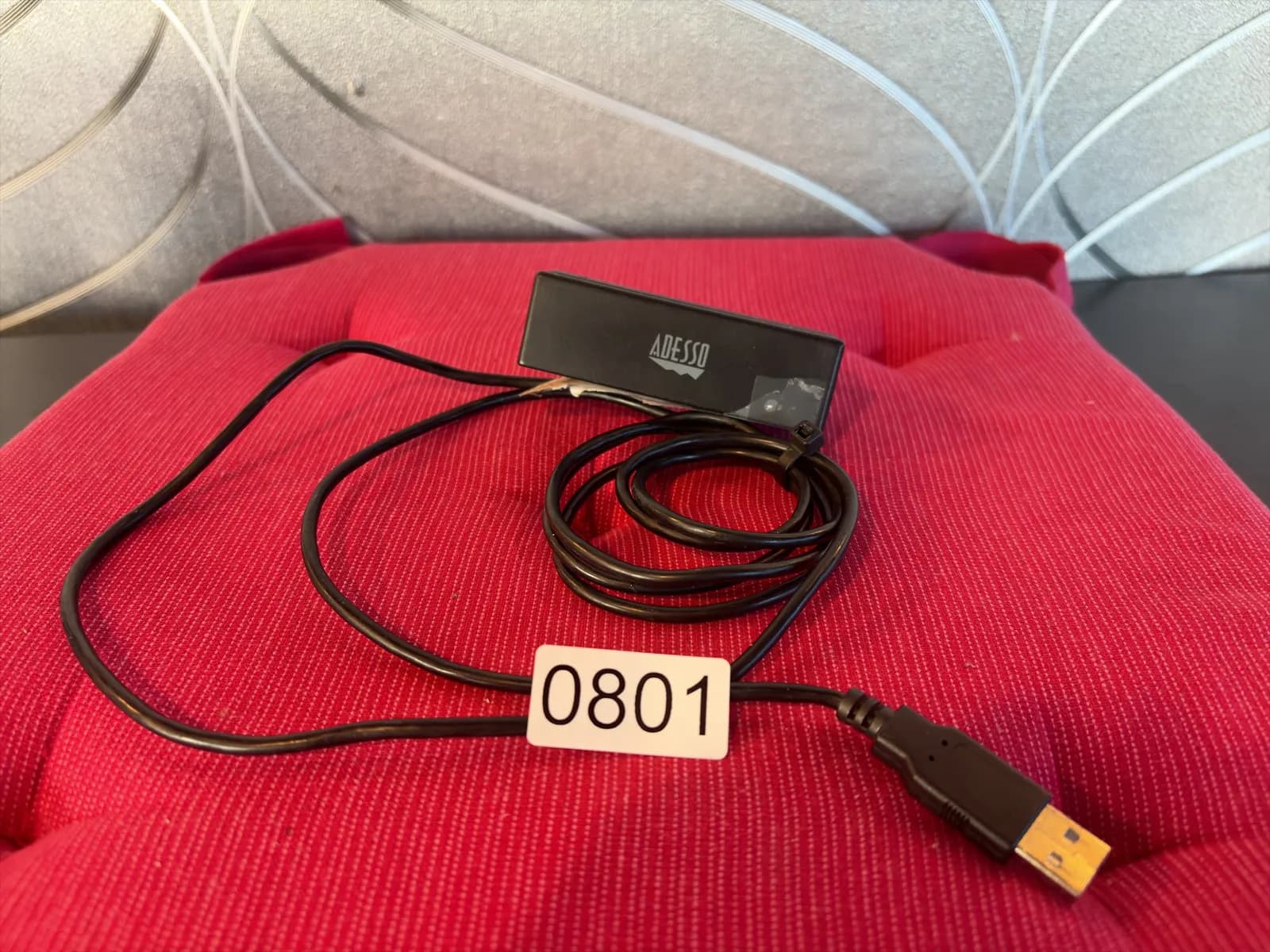 adesso-usb-barcode-scanner-with-cable-d6dda3