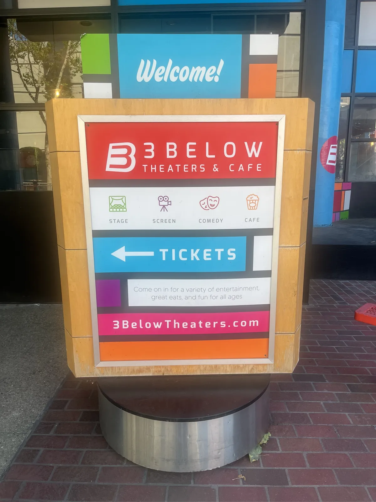 rolling-double-sided-monument-sign-with-insert-on-top-for-additional-signage-mpvnfm6w