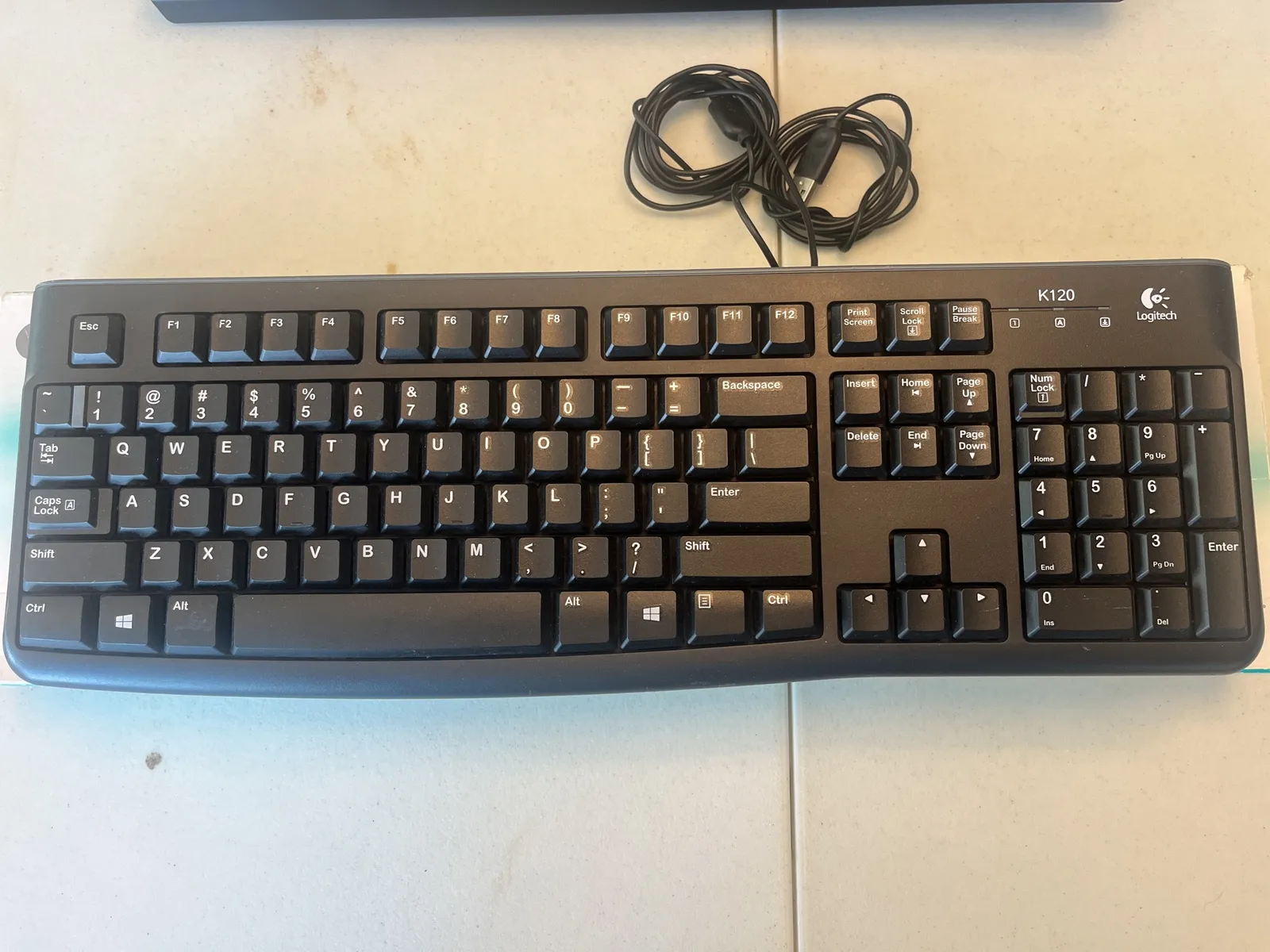 3-logitech-k120-wired-keyboard-with-usb-connection-one-hp-and-one-gear-head-keyboard-mpr7nkan