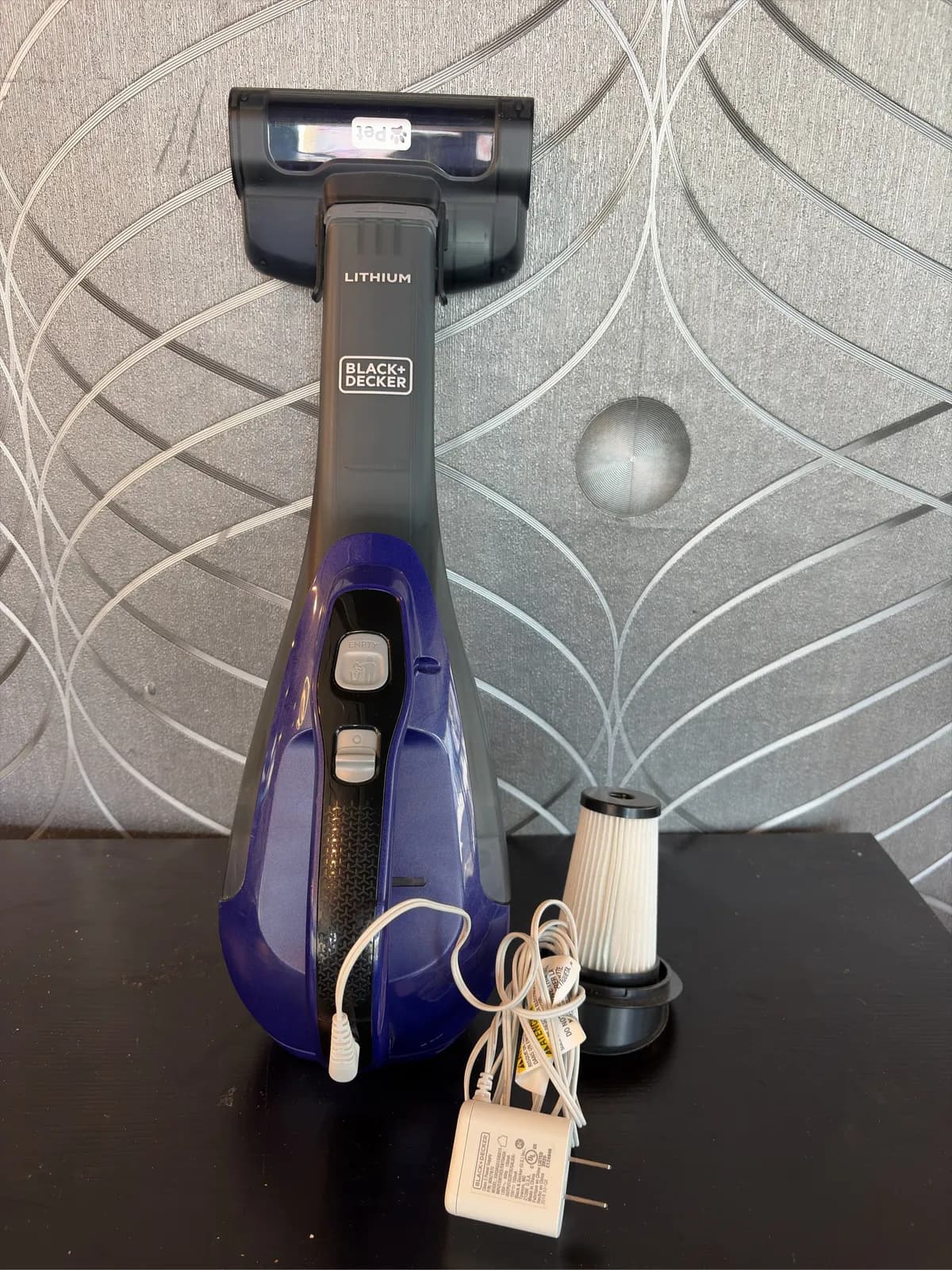black-and-decker-handheld-vacuum-3c82ce