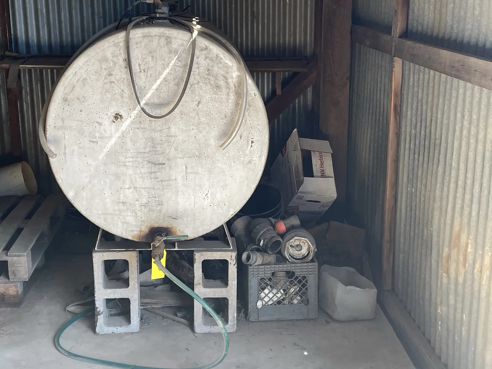 bulk-lot-horizontal-storage-tank-metal-hardware-fasteners-pipe-fittings-and-more-mpr5ajgg