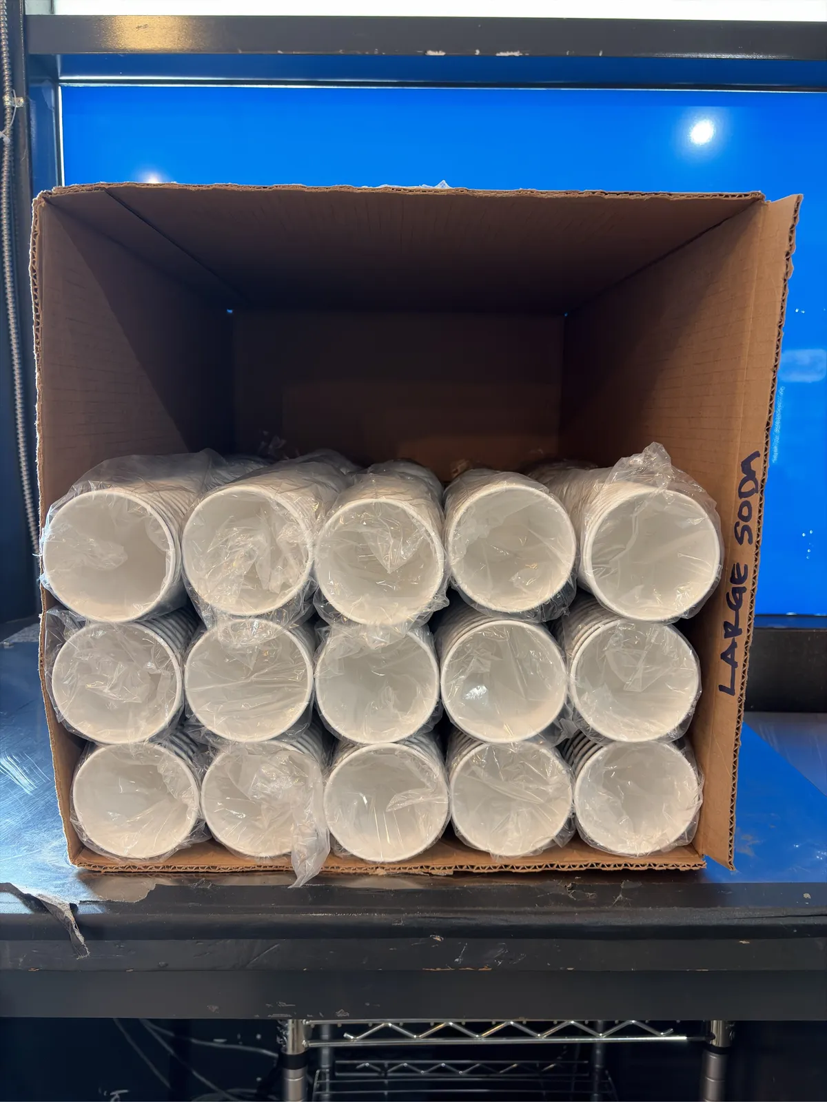 15-sleeves-of-50-pepsi-branded-24oz-paper-tall-cold-cups-and-2-sleeves-of-100-plastic-lids-mpq42kji