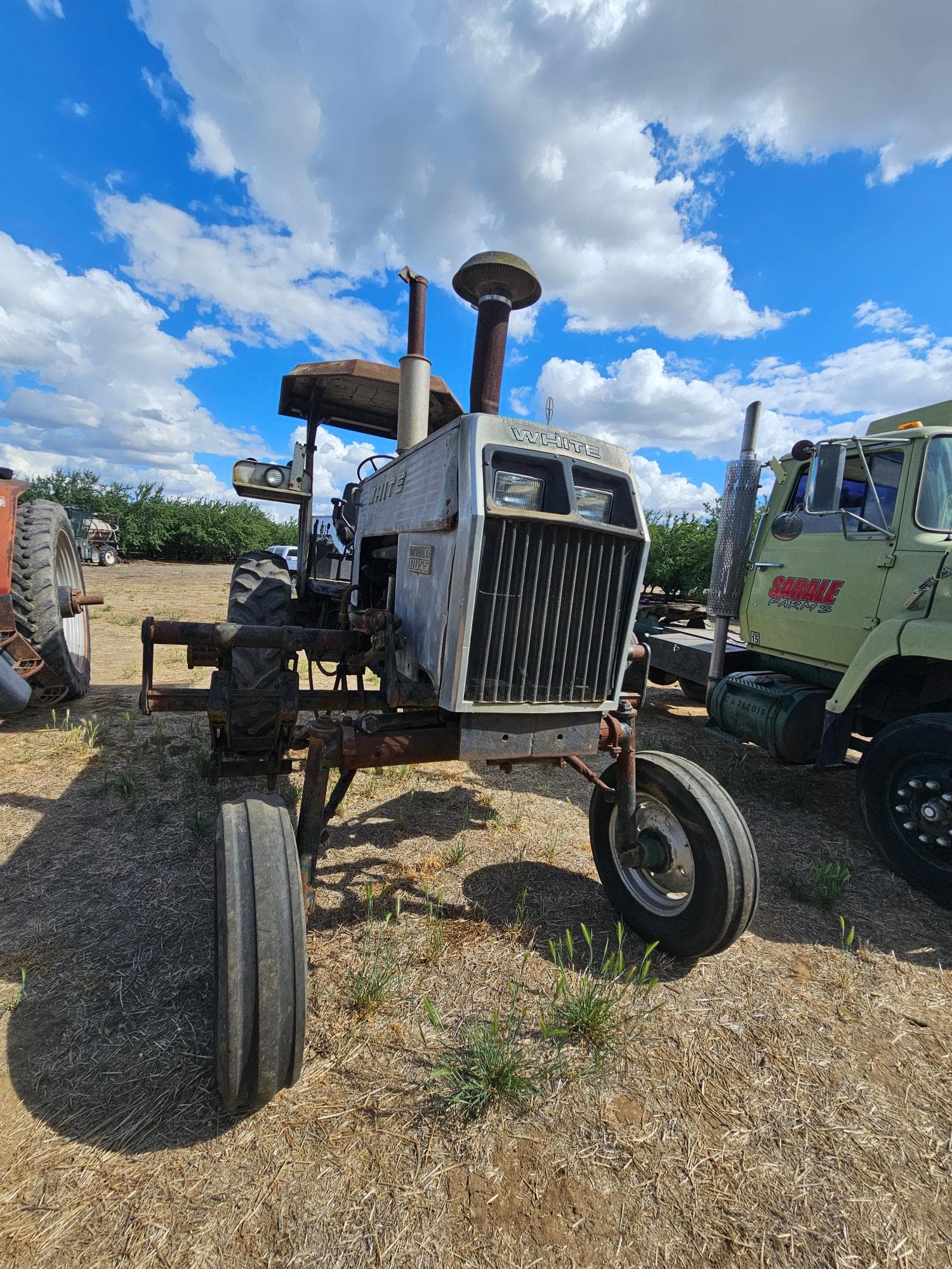 white-tractor-b453ad