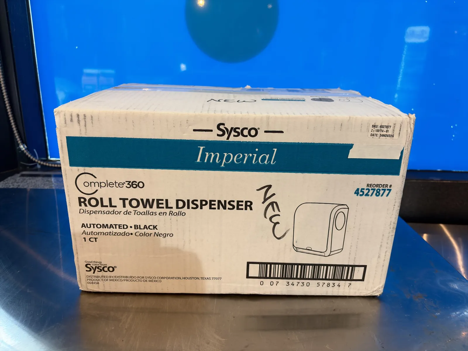 complete360-sysco-roll-towel-dispenser-black-mpq4iznq