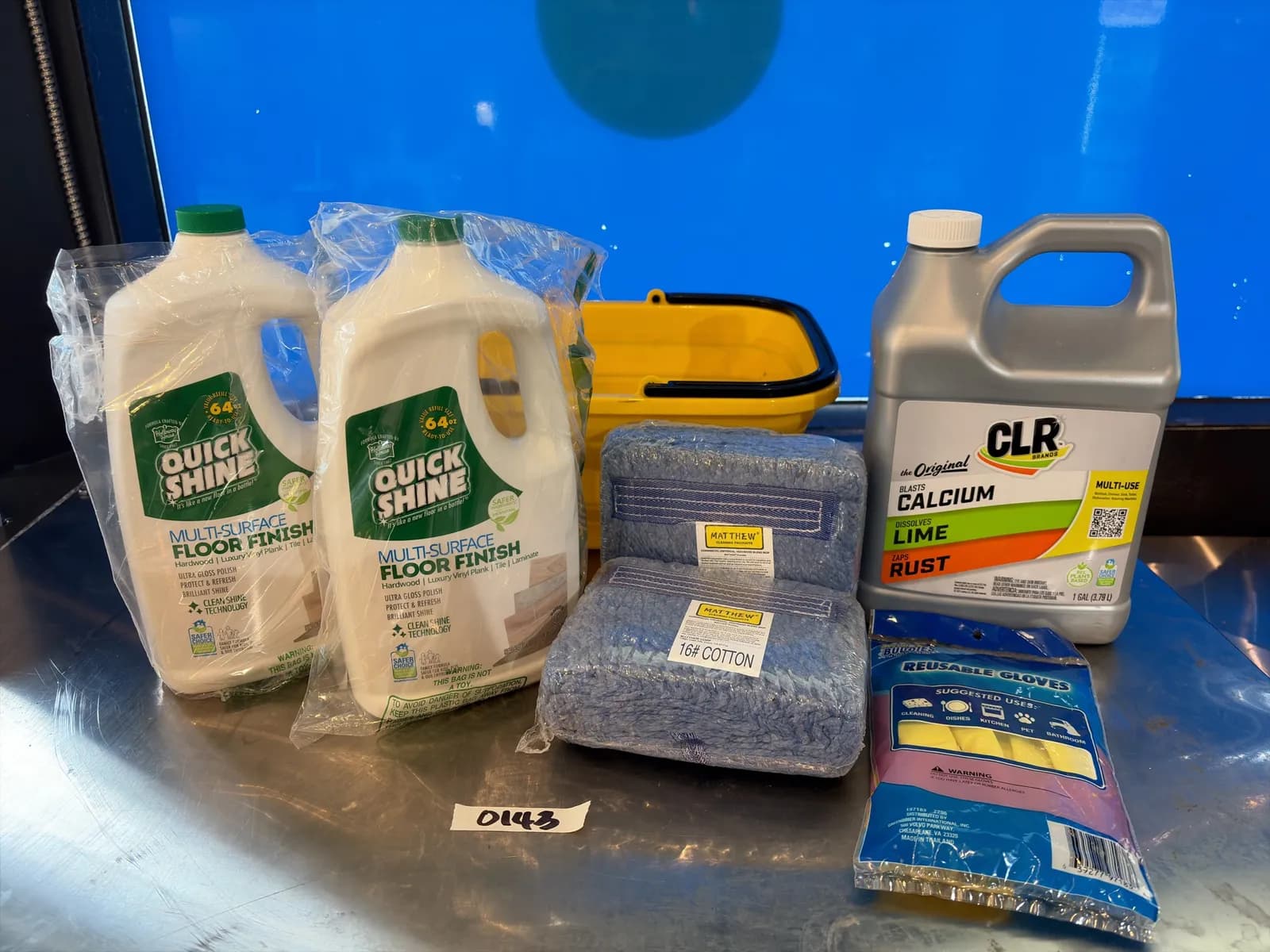 lot-of-misc-cleaning-supplies-4094cc
