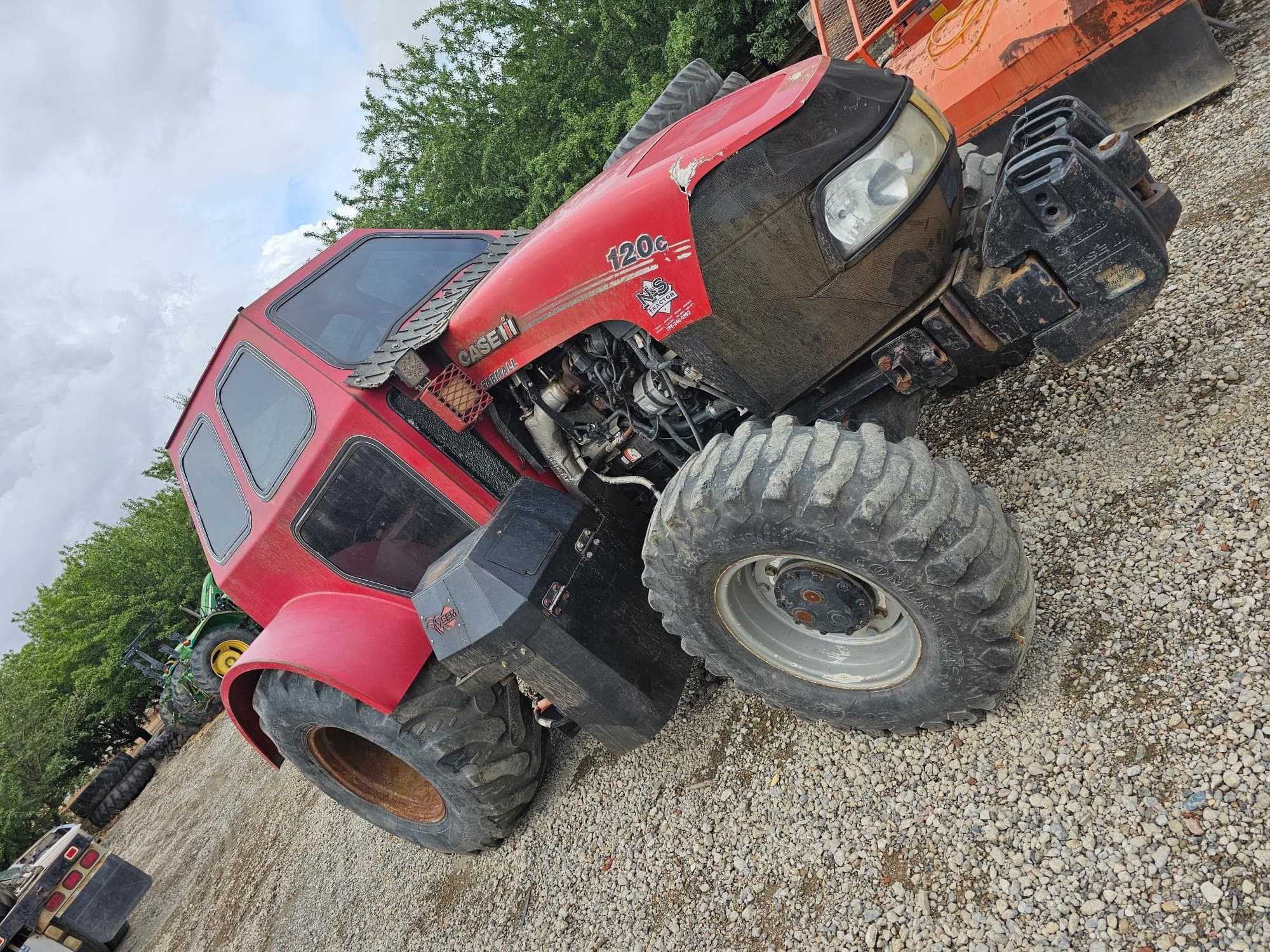 case-ih-farmall-120c-tractor-not-running-ms7vvtcz
