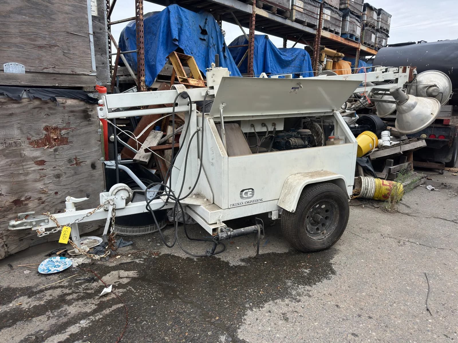 3-coleman-engineering-portable-lighting-trailer-with-1000w-lamp-mqa1j11p