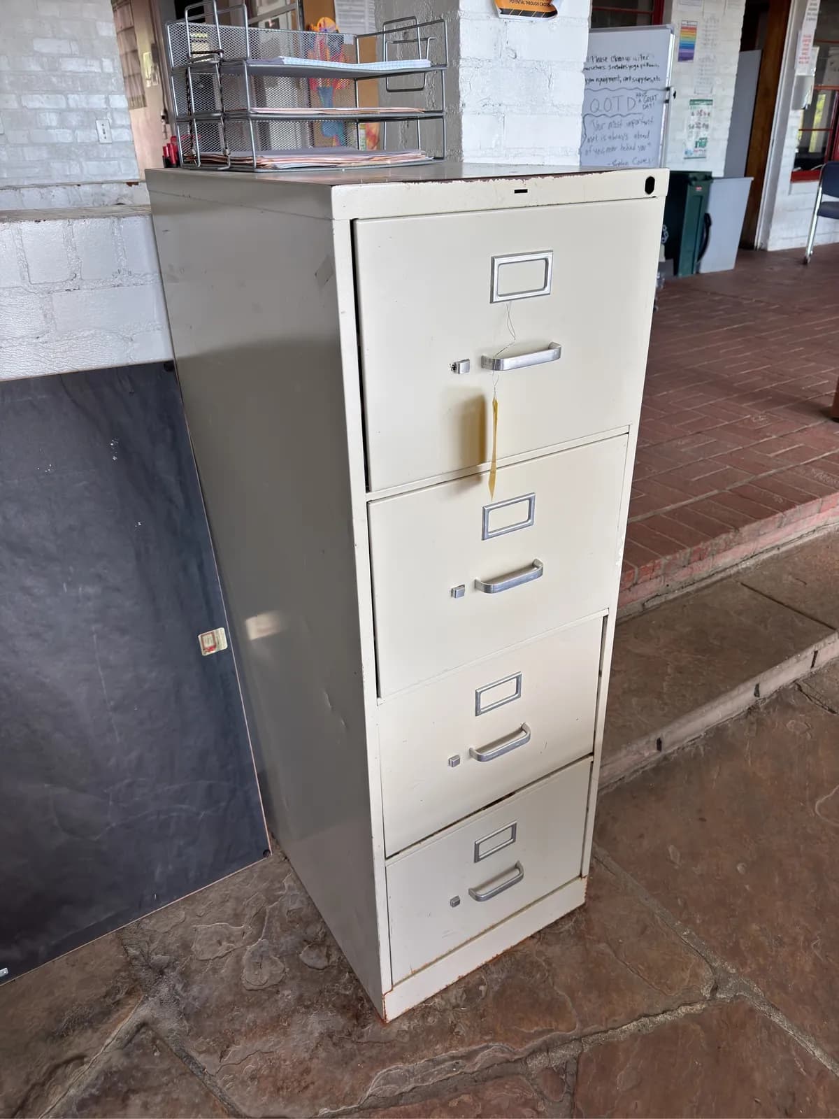 cabinet-with-puzzles-d785d2