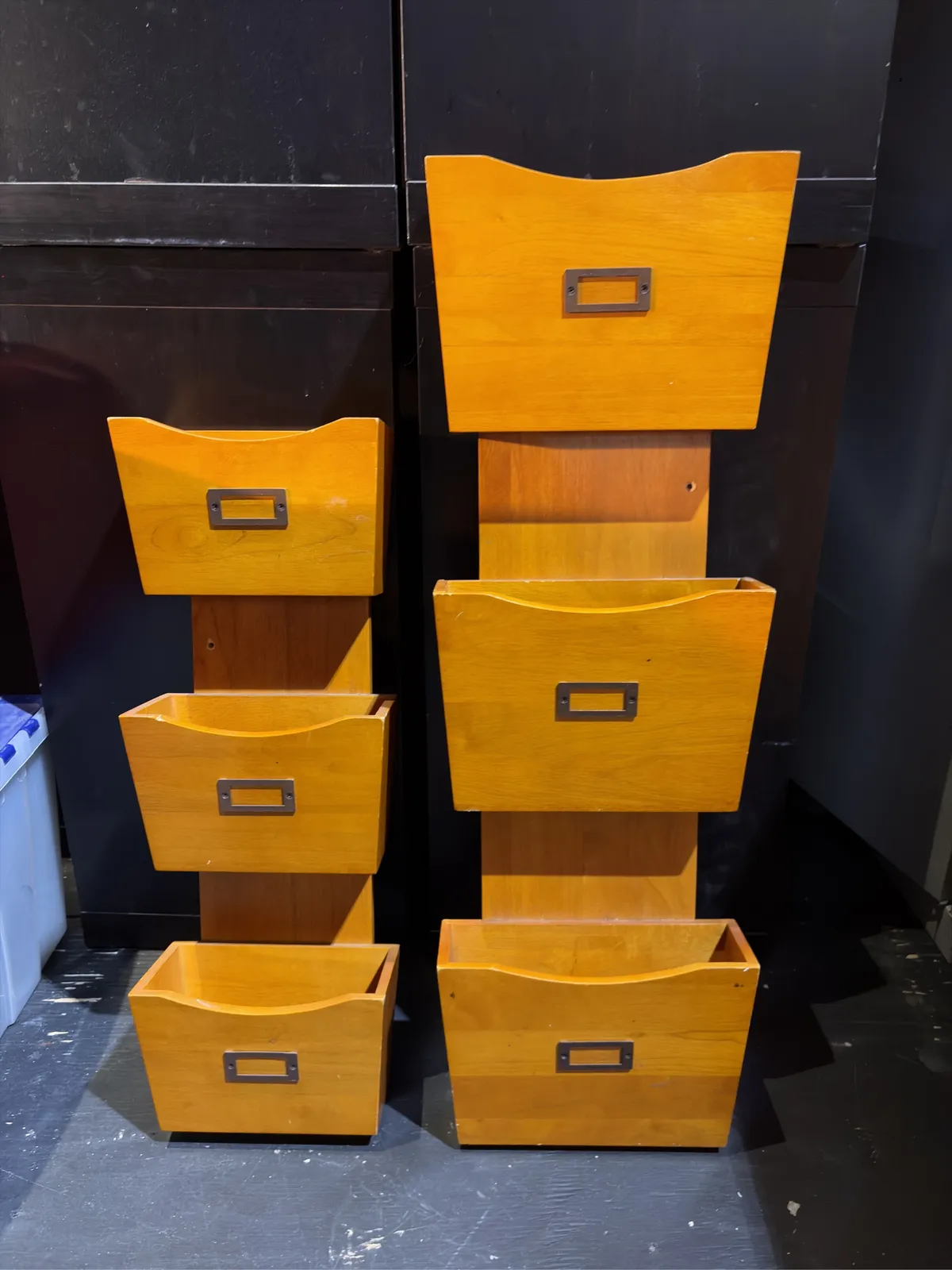 2-wall-mount-light-cherry-wood-organizers-mpvdkibm