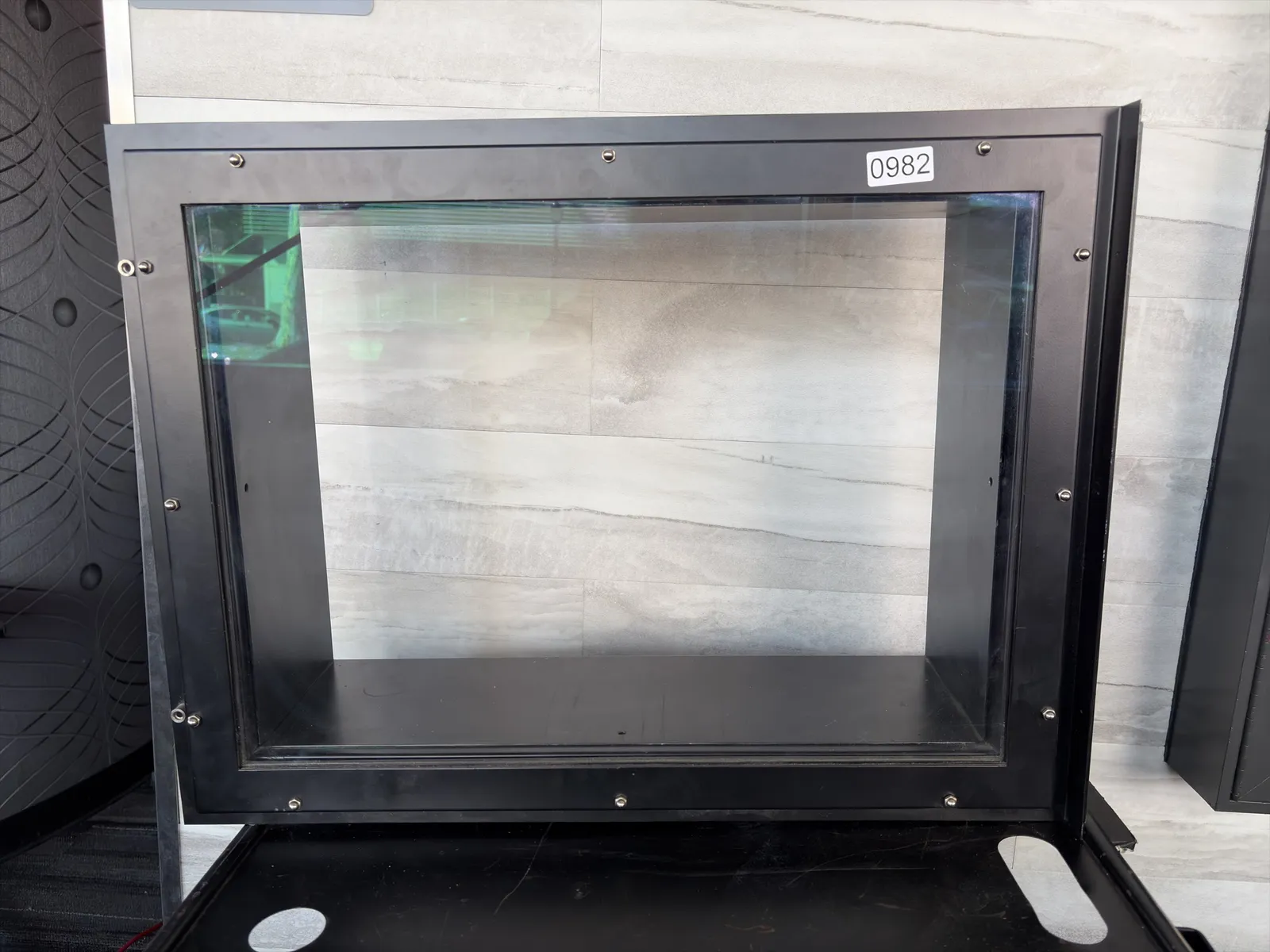 projection-booth-window-dbdf64