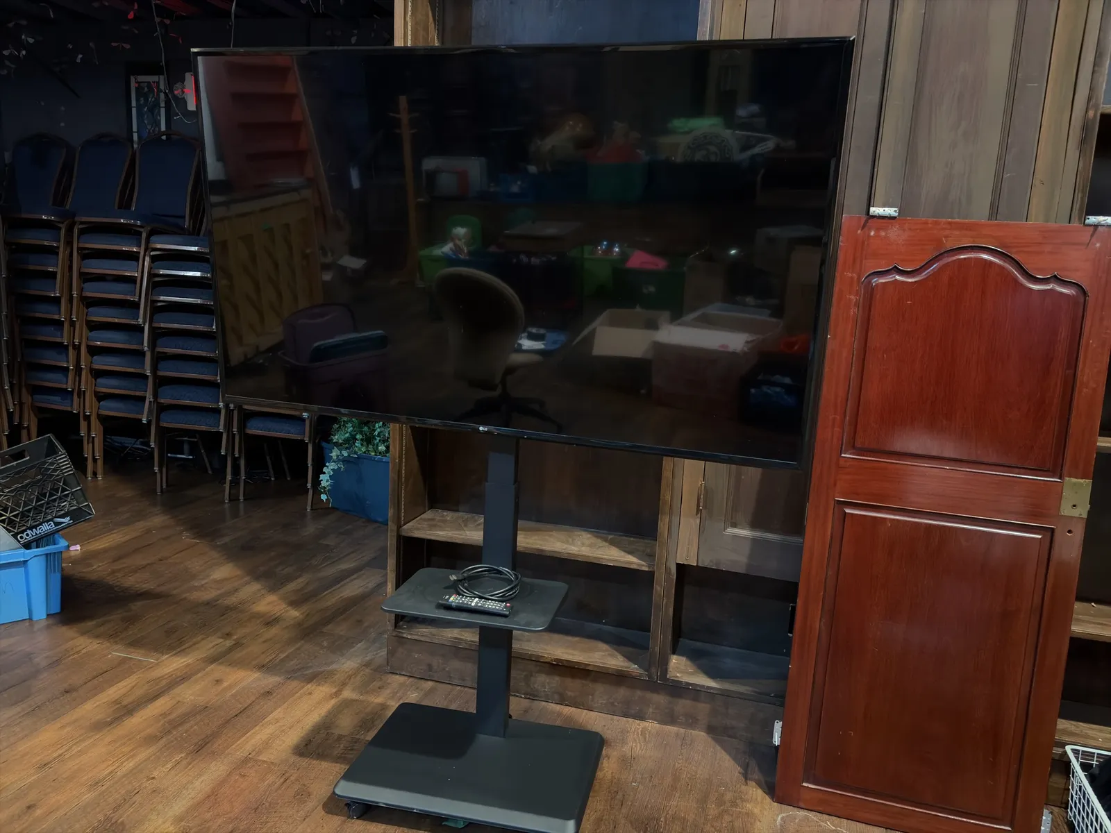65-lg-tv-with-rolling-floor-stand-remote-control-and-6-hdmi-cable-338380