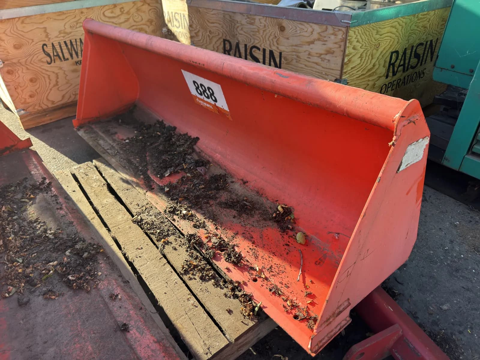 kubota-l2273-72-loader-bucket-27a046