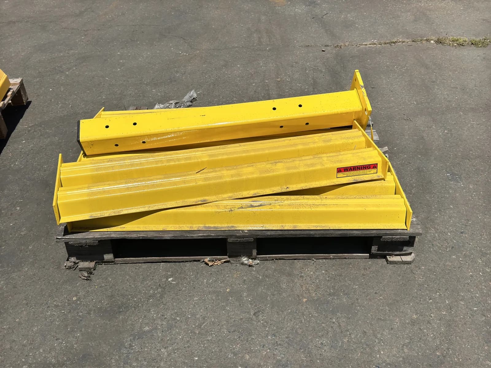 4-48-safety-rails-and-1-42-bollard-mq1gdd5y
