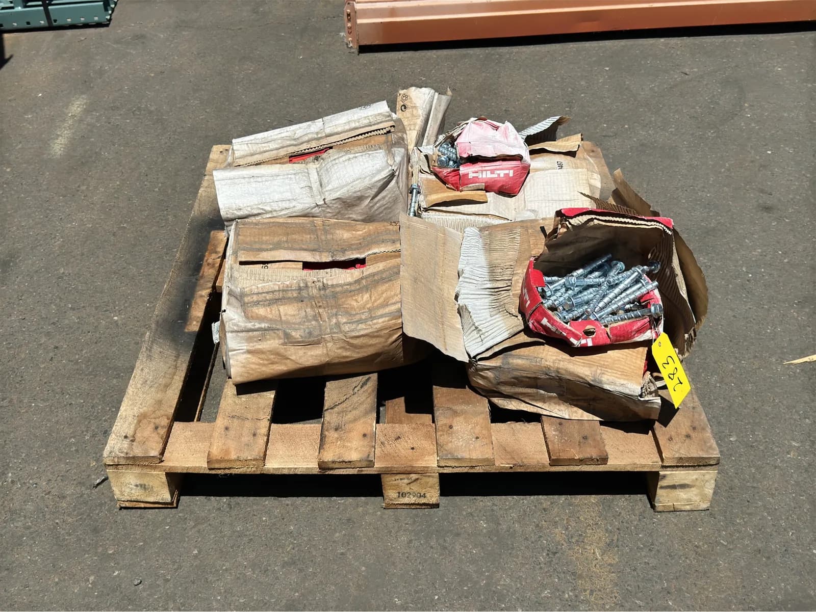 4-boxes-of-assorted-hilti-hardware-mq1ge1zw