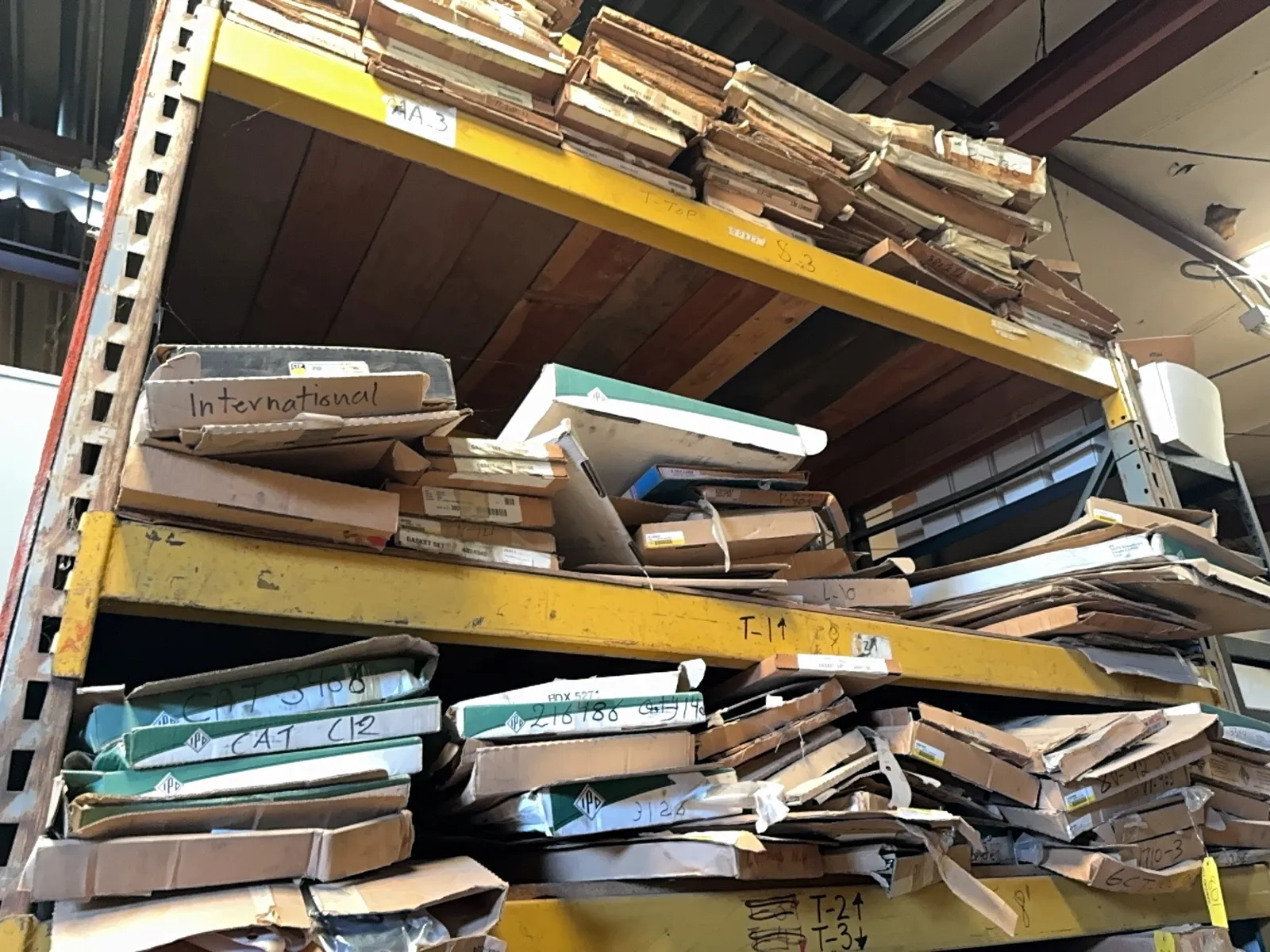 contents-of-3-shelves-assorted-diesel-engine-gaskets-0b9e32
