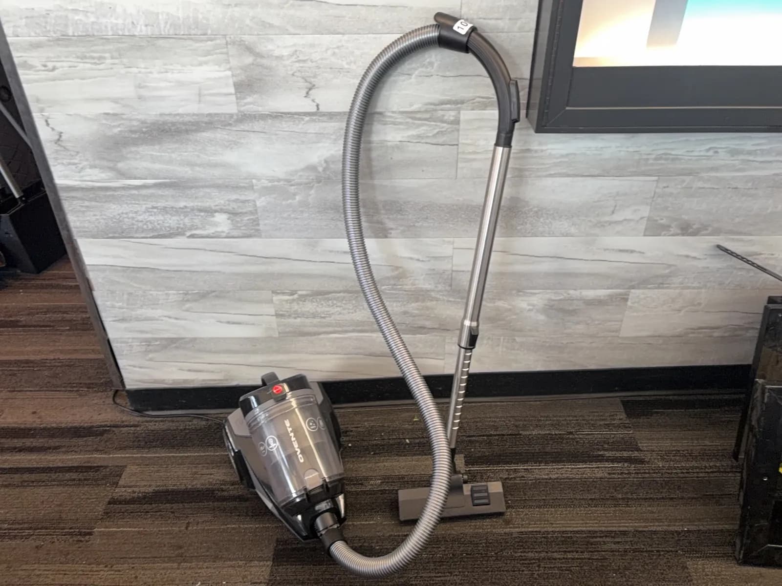 ovente-canister-vacuum-with-retractable-cord-mqjxp9cz