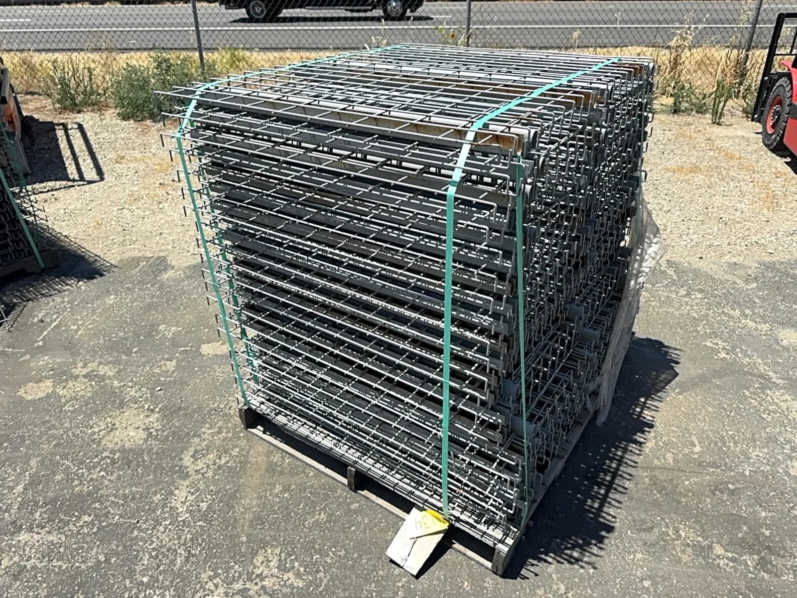 20-38-x-46-wire-mesh-decking-3-supports-mqjo65zs