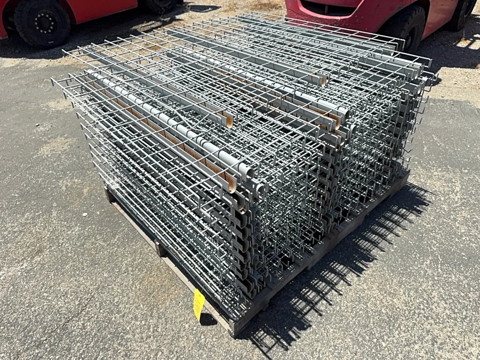 22-38-x-46-wire-mesh-decking-3-supports-mqjo6mg0