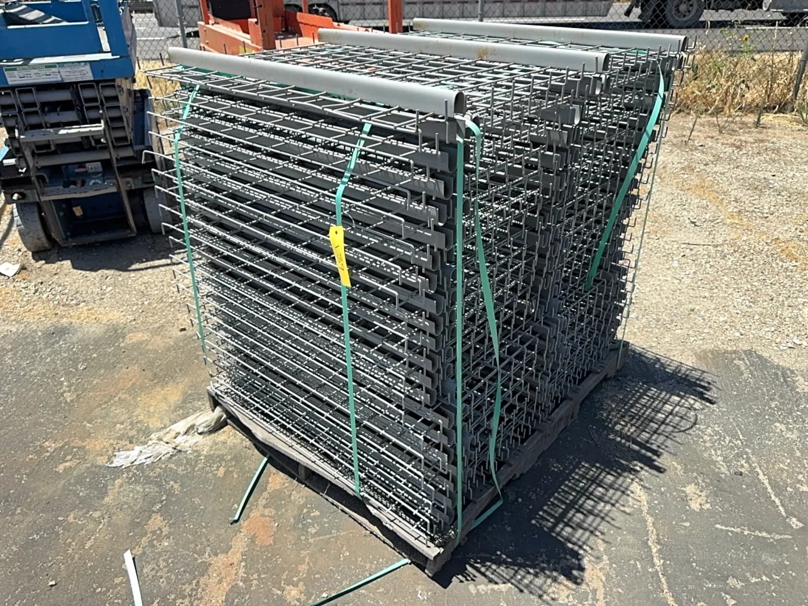 40-38-x-46-wire-mesh-decking-3-supports-mqjo6sgc