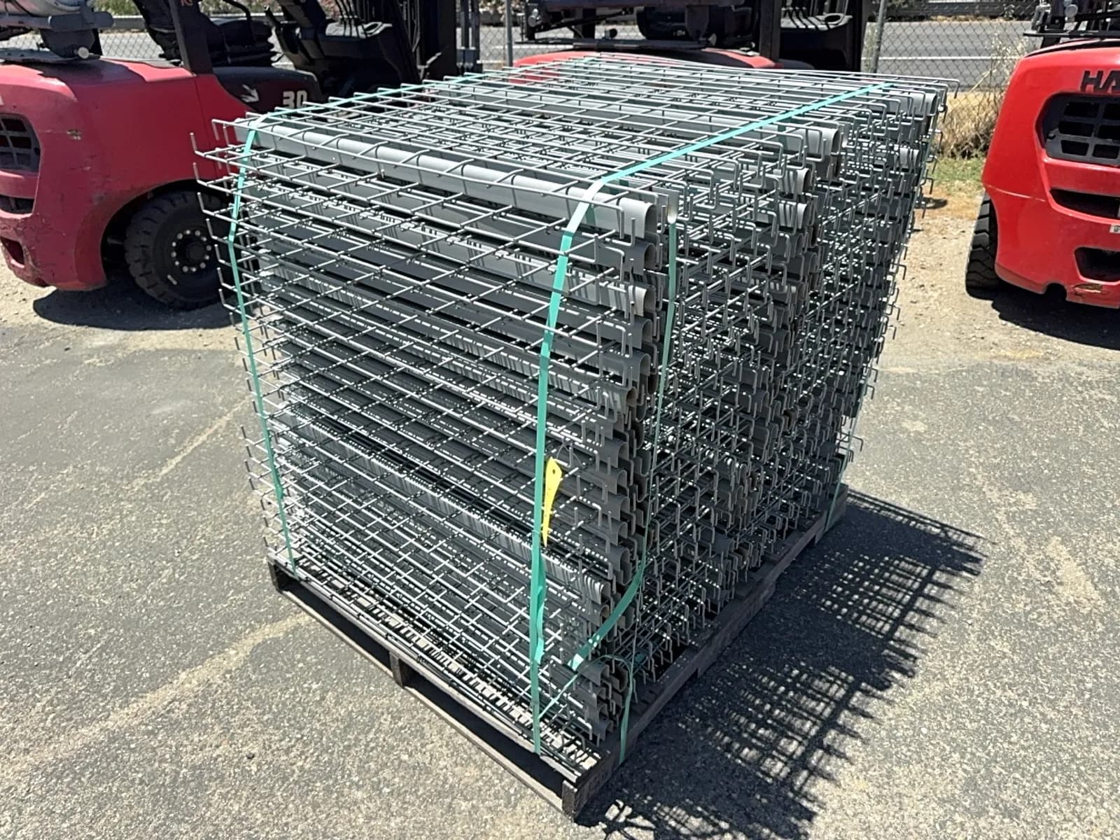 40-38-x-46-wire-mesh-decking-3-supports-mqjo6vs8